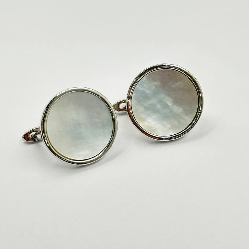 Швензы с натуральным перламутром цвет серебро размер 16мм