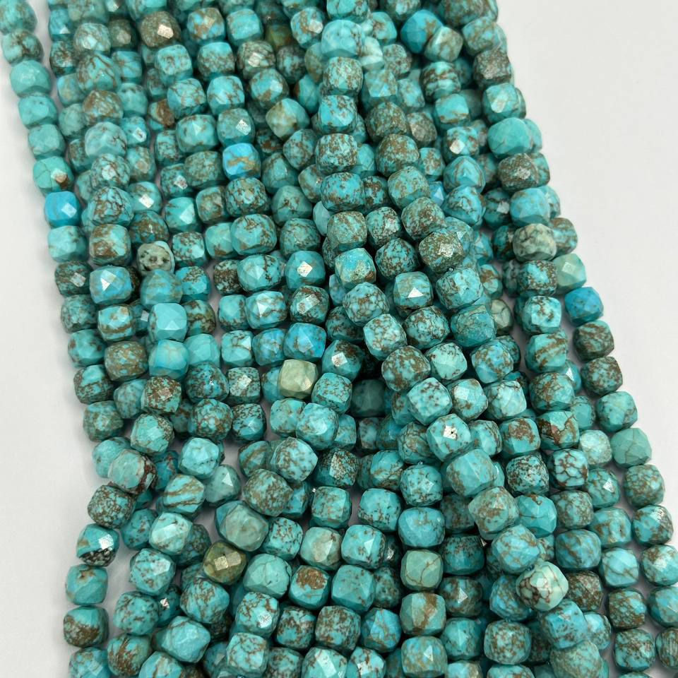 Турквенит кубик размер 7мм натуральный камень